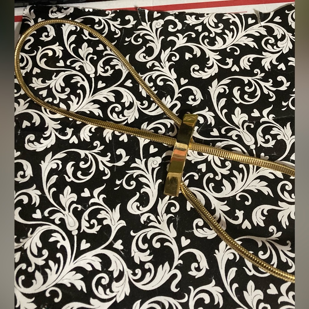 Woman’s belt , gold color belt (not real gold)